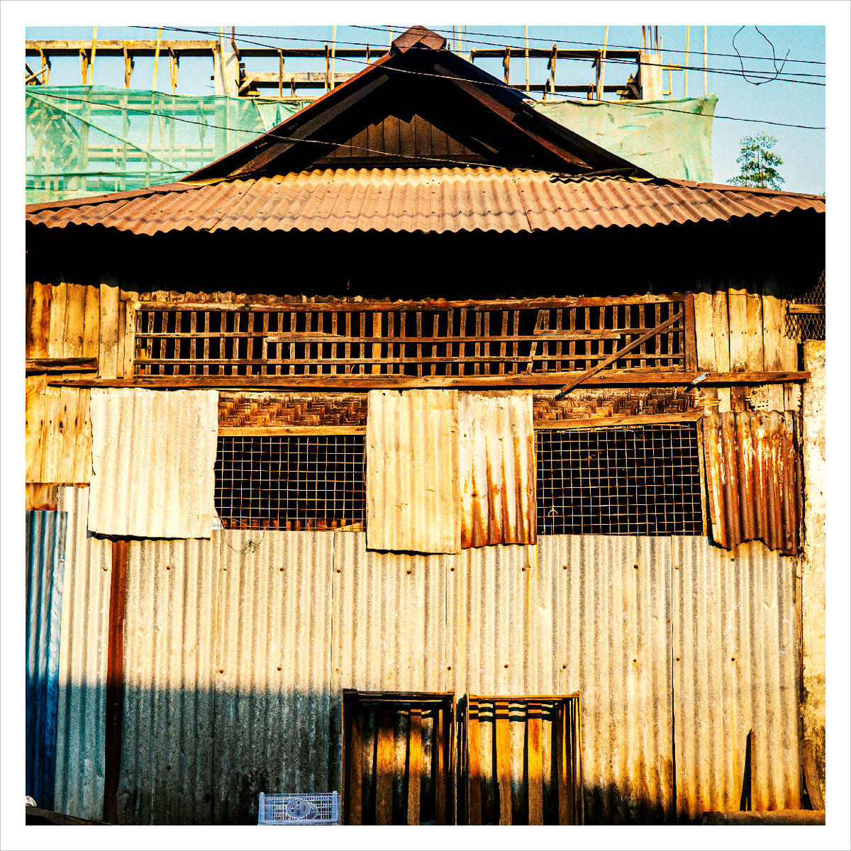 photography of streetlife, daily happenings and architecture in thailand and burma